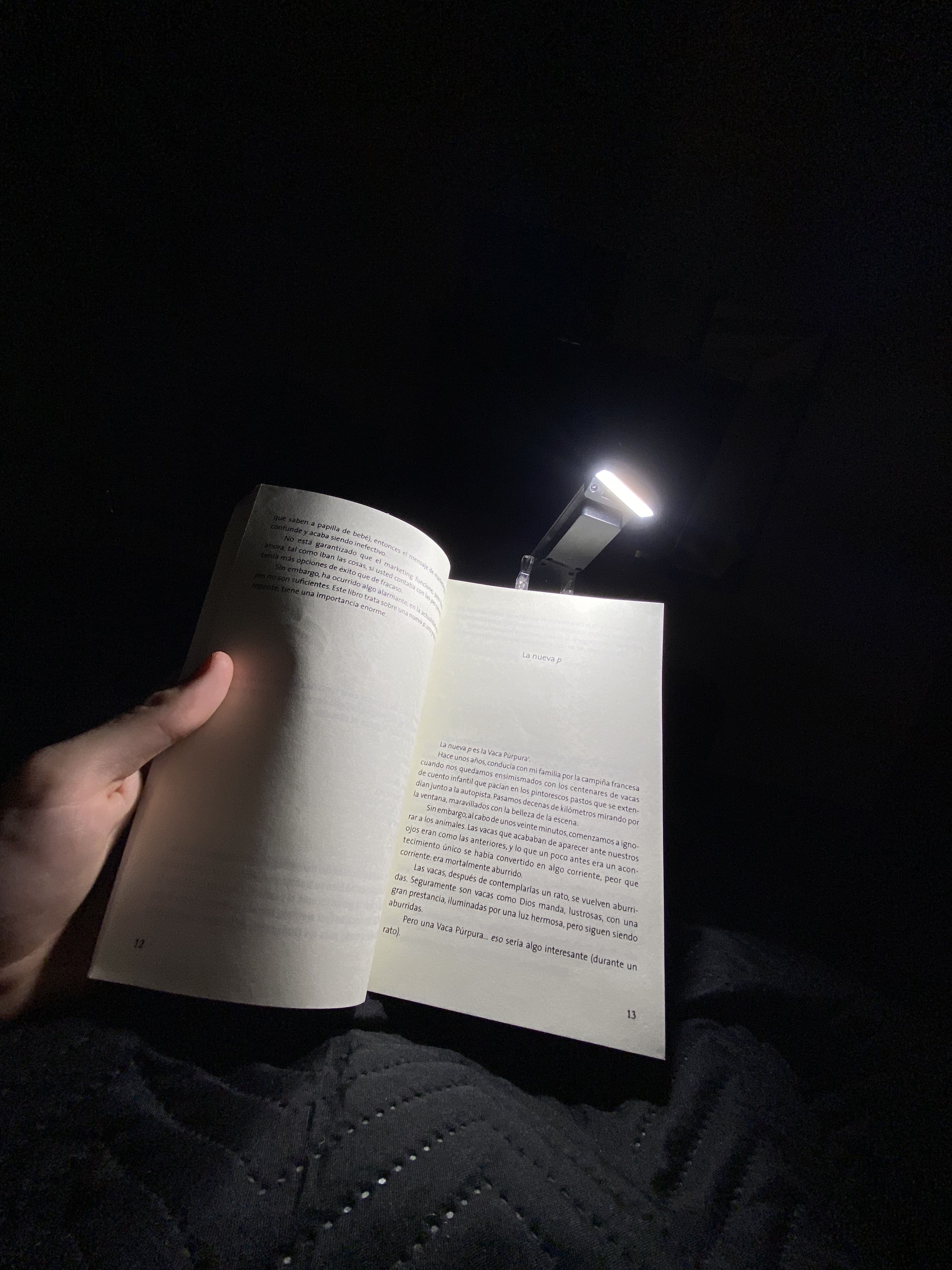 LUMIA — luz de lectura LED recargable con clip — foto 3